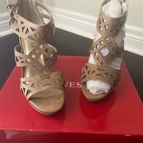 Brand nee Guess platforms - Picture 2 of 5